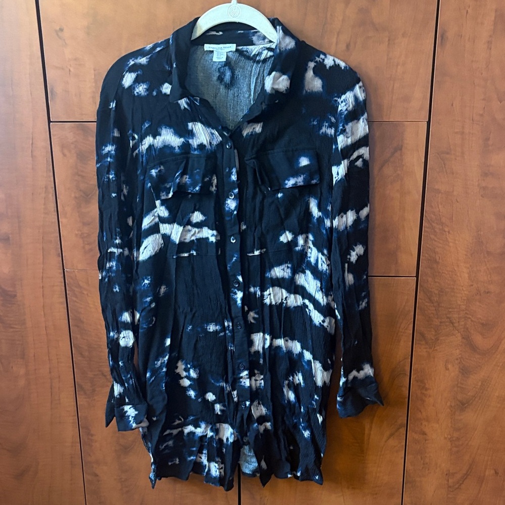 4/$20 🌻 Carolina Belle Black and White Button Down Shirt